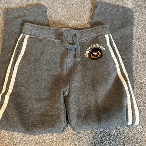 LIKE NEW: Boys Abercrombie kids sweatpants.